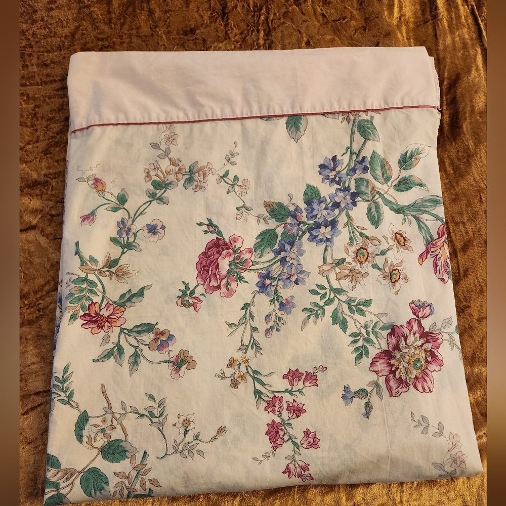 Vintage Floral Print Flat Sheet by Canon